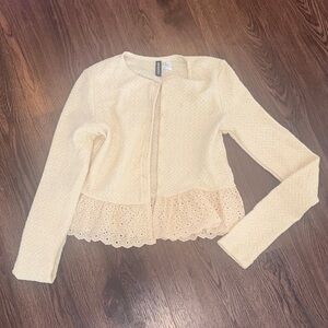 H&M Cream Lace-Trim Peplum Cardigan Top Sz XS fits like XXS NWOT (very small!)